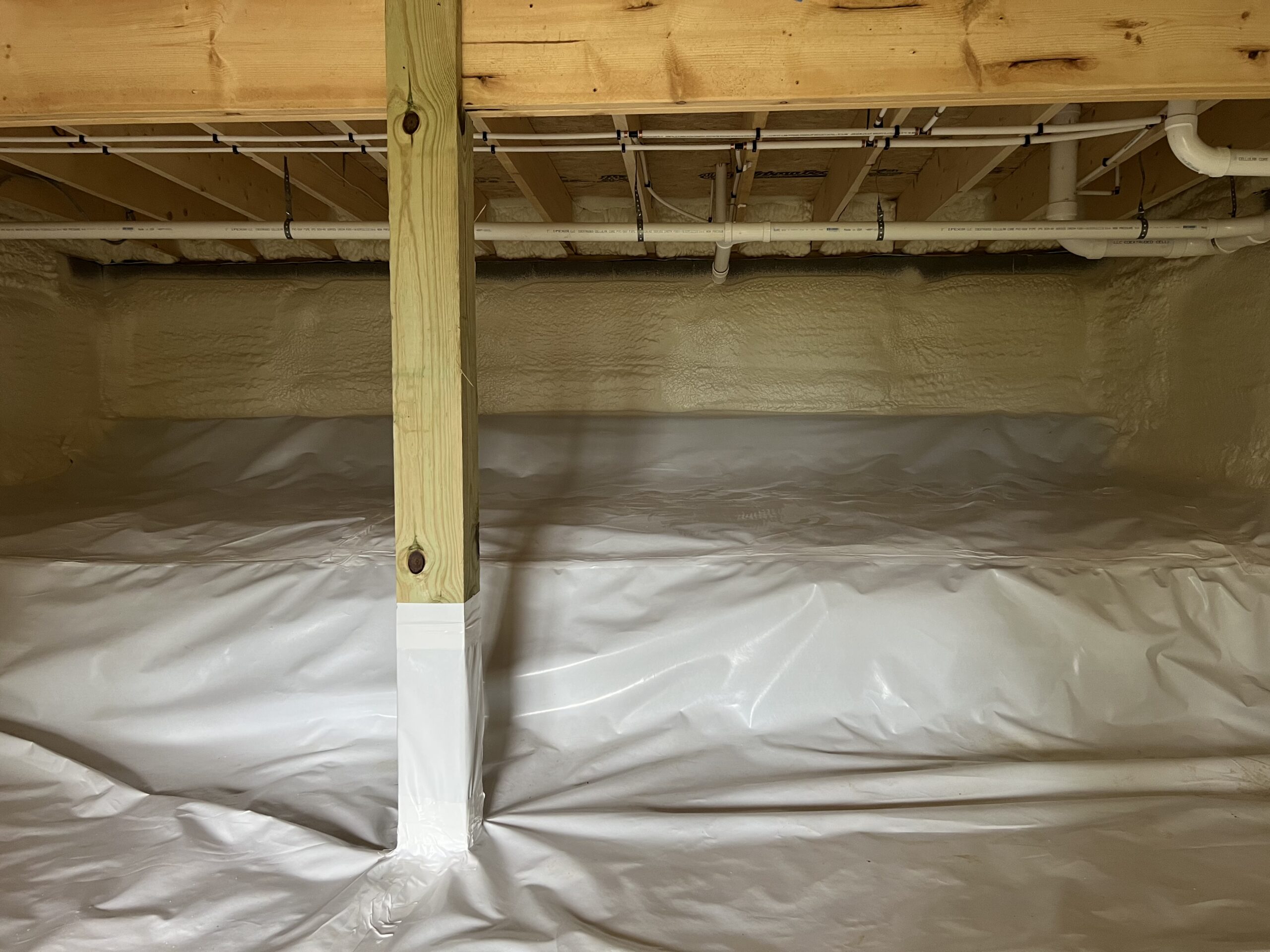 An encapsulated crawl space in South Carolina with a termite inspection gap.